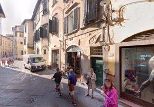 Agenzia Antica Immobiliare - Via Santa Croce - Lucca
